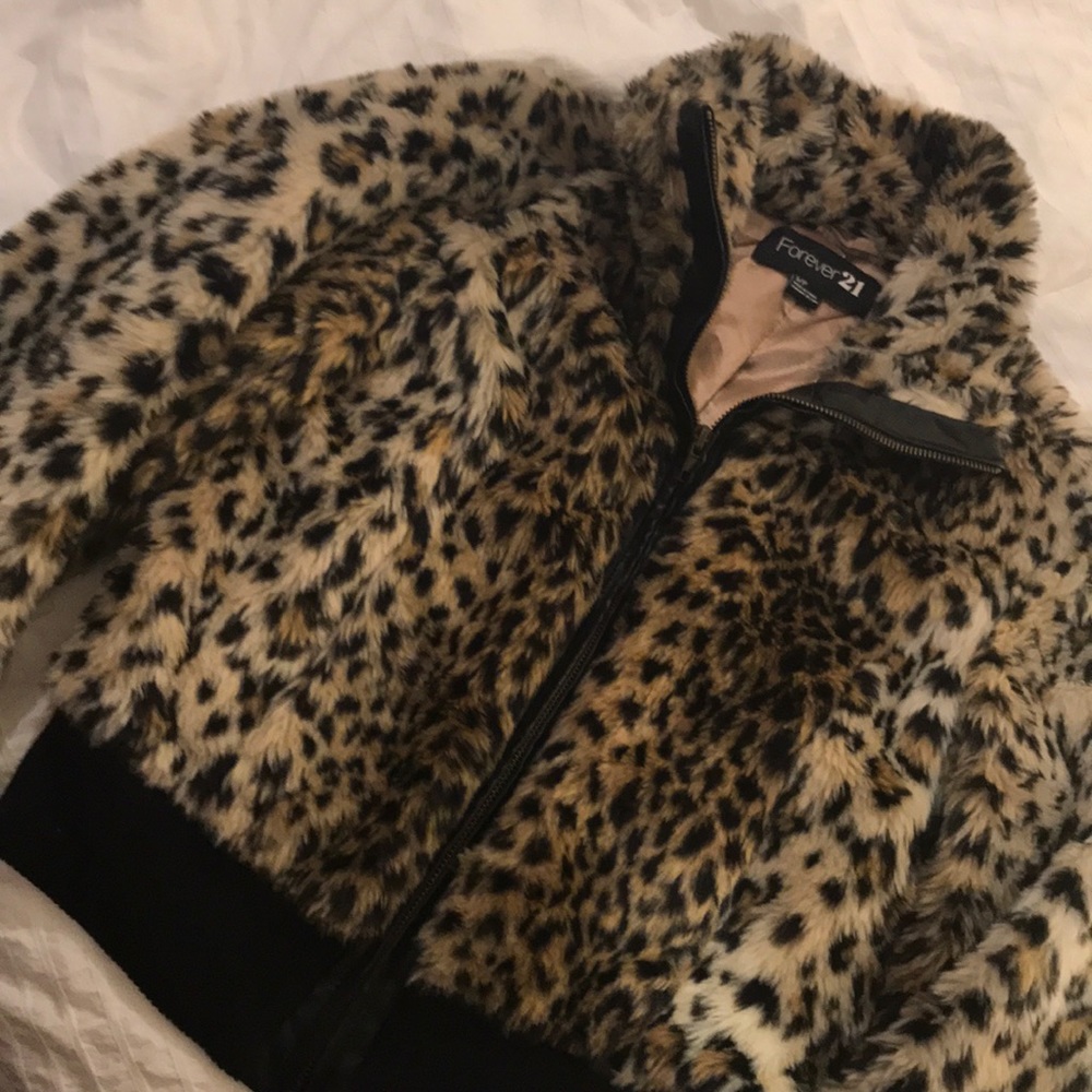 Faux leopard bomber jacket w/ faux leather zipper